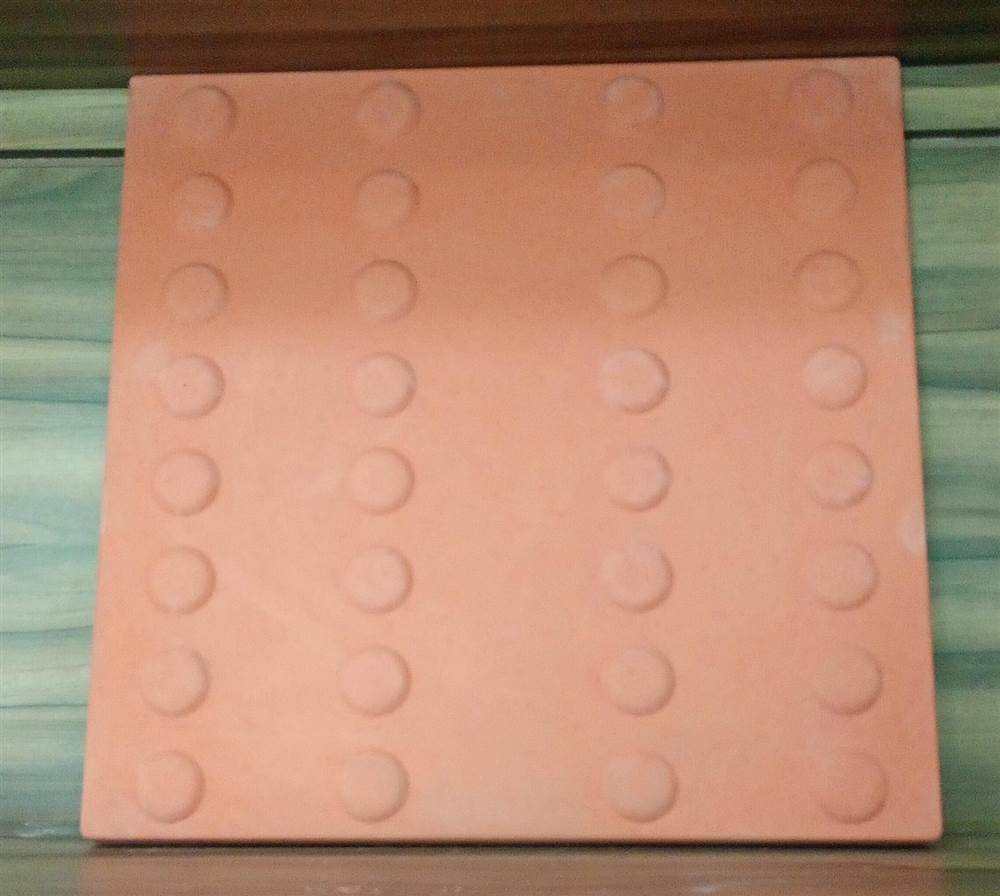 Piso Tátil Alerta – Cor Vermelho 25x25x2 cm