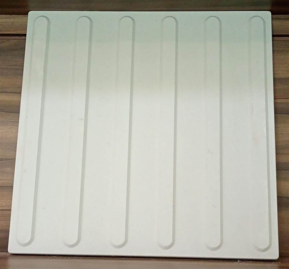 Piso Tátil Direcional – Cor Concreto 45x45x2 cm